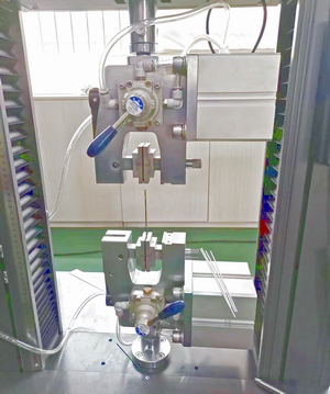 醫(yī)用鎳鈦合金絲材料拉伸試驗(yàn).jpg 醫(yī)用鎳鈦合金絲材料拉伸試驗(yàn).jpg